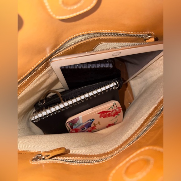 Luxurious J.P. Tod’s Tan Leather Tote Made in Italy Structured Shoulder Bag - Picture 6 of 16